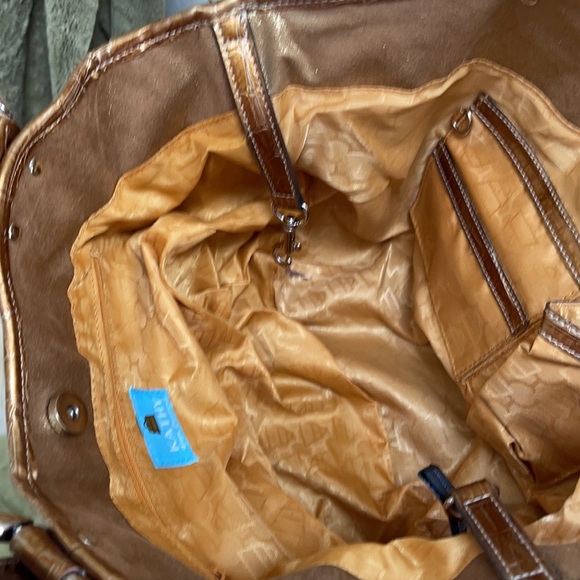 NEW Kathy Van Zeeland Purse. Color is gold/bronze - Picture 8 of 11